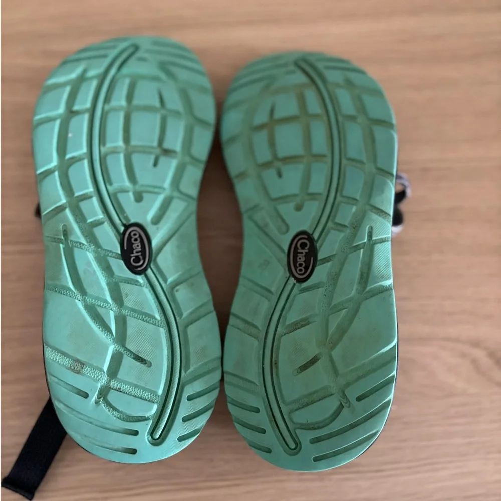 Chaco Z/2 Classic Black White Strappy Toe Loop Hiking Sandals Size 7
